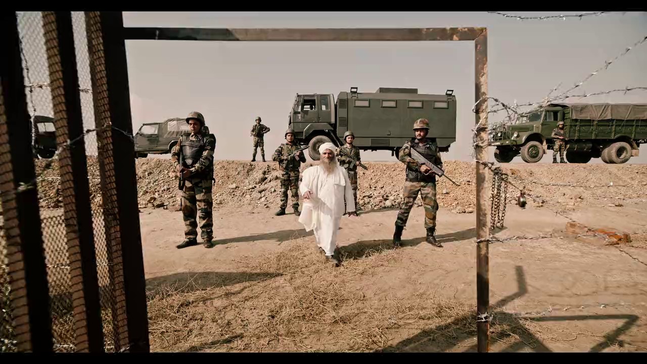 RAW (2022) NF WEB-DL Hindi 720p x264 AVC HE-AAC 5.1 ESub.mkv.0004